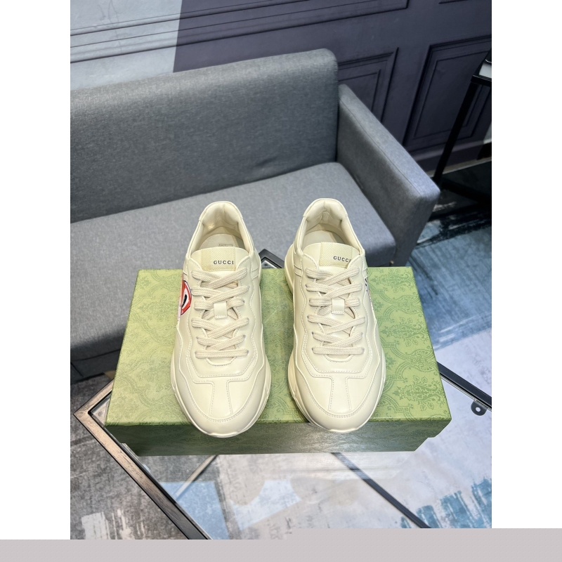 G*u*i casual shoes